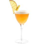 Жовтий коктейль з апельсиновою чипсою