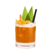 Коктейль з цитрусовими у високій склянці